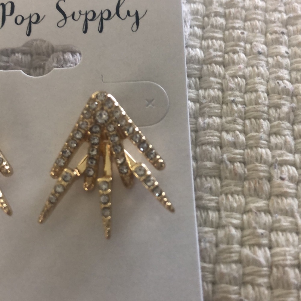 NWT gold sparkle earrings - Picture 2 of 3